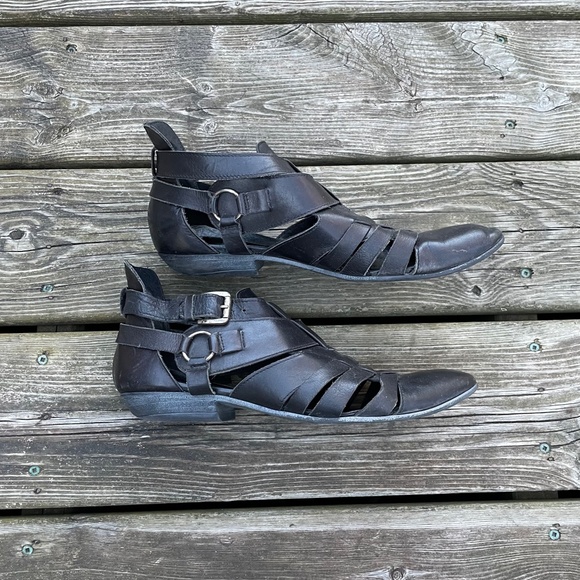Women's Shoes: Black Leather Cutout Ankle Boots - Picture 5 of 11